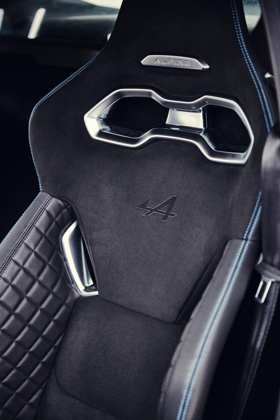 Детали интерьера Alpine A110 Premiere Edition 2017 года  (фото 178 из 186)
